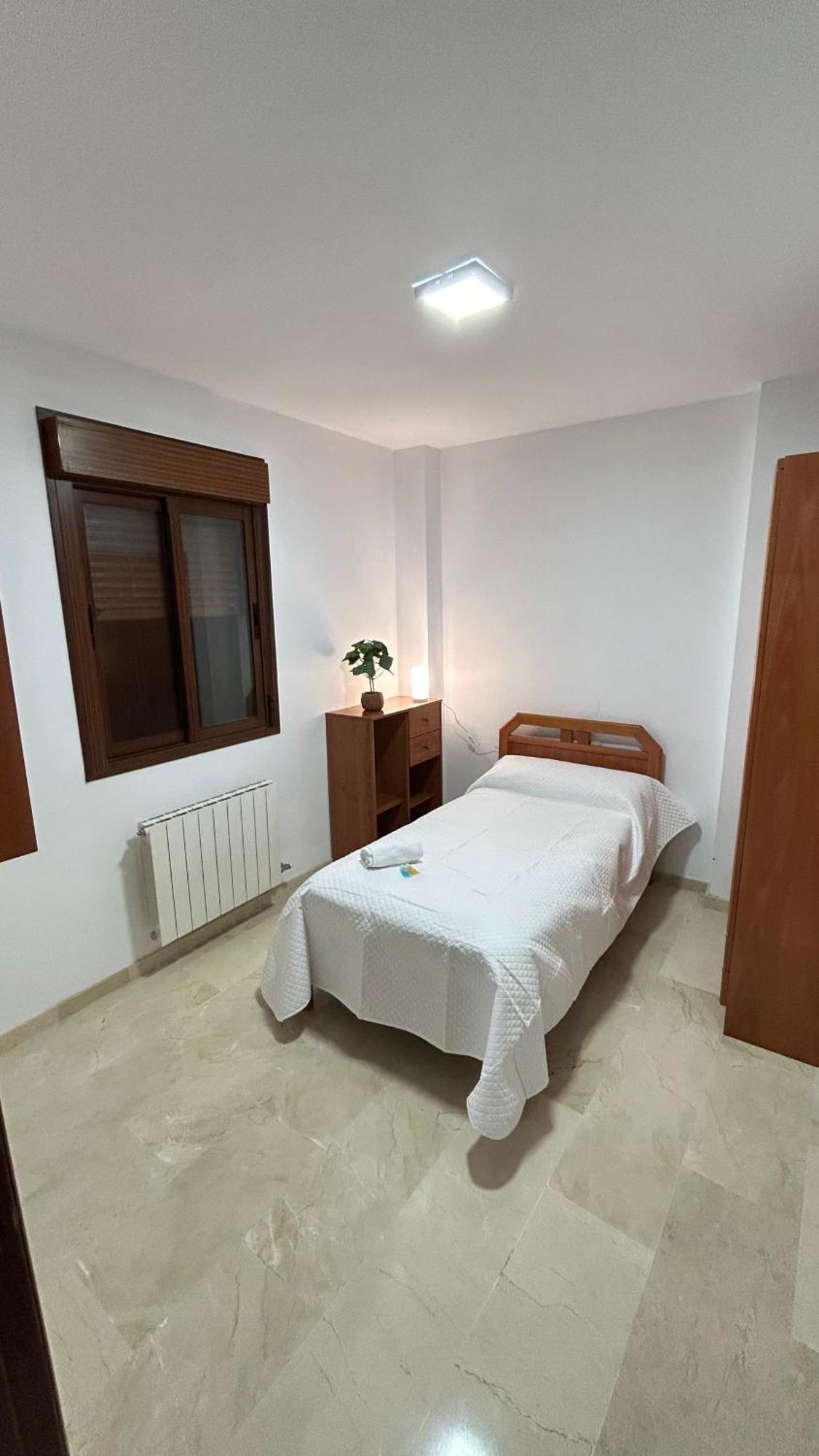Piso Compartido Delyrent En San Ildefonso Daire Jaén Dış mekan fotoğraf
